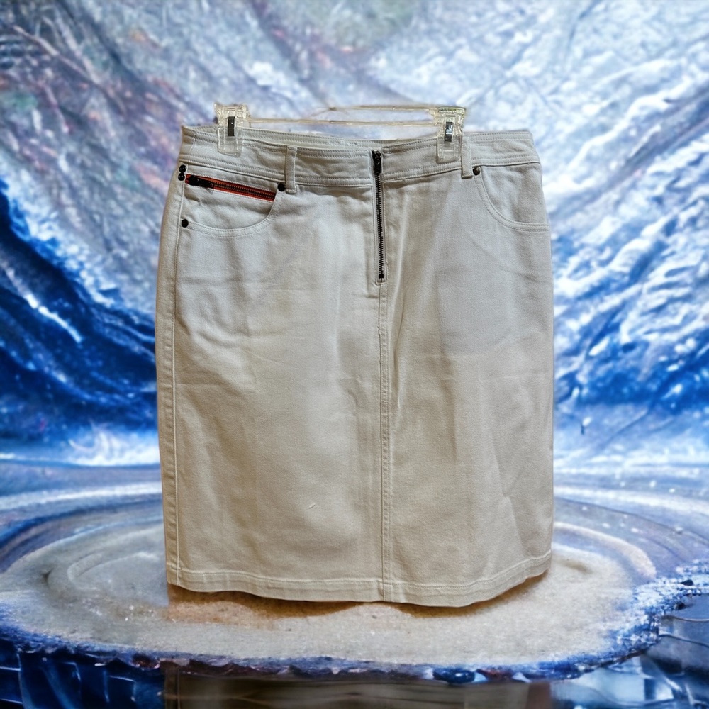 🐥 SOLD!!! 🐥 Motto White Jean Skirt-NWOT